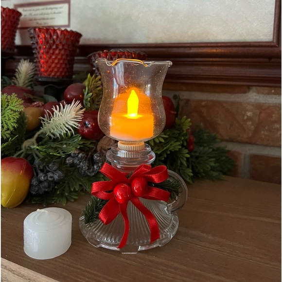 VINTAGE HOUSE OF LLOYD
CHRISTMAS AROUND THE WORLDHOLIDAY LOVE LIGHT
VOTIVE - Picture 2 of 4